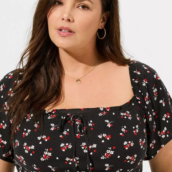 Torrid Flutter Sleeve Blouse Heart /floral black - NWT - size 4 (4x - 26) - Picture 2 of 6